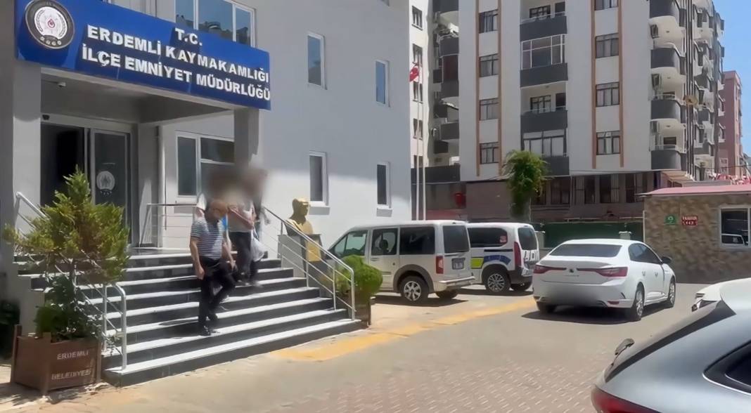 Böylesi hiç görülmedi! Ansızın geldi, yaşlı adamın  boynunu kırmaya çalıştı! 5